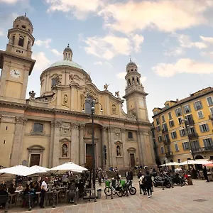 https://apt-uniqc-view-duomo.it-lombardy.com